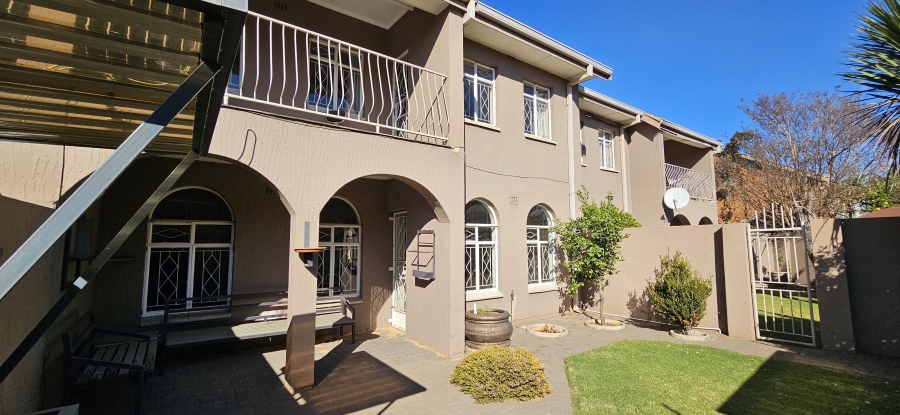 3 Bedroom Property for Sale in Three Rivers Proper Gauteng