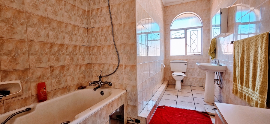 3 Bedroom Property for Sale in Three Rivers Proper Gauteng