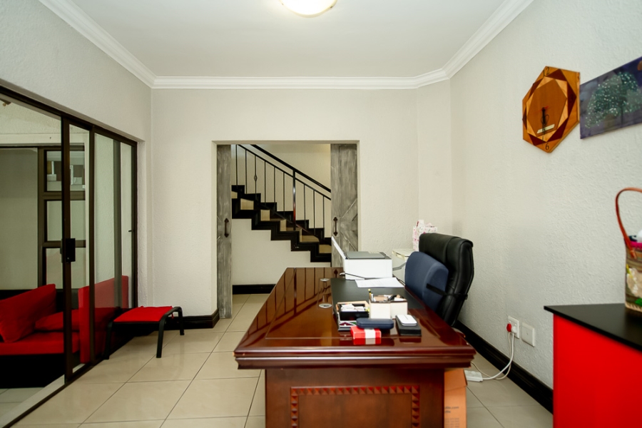 5 Bedroom Property for Sale in Ruimsig Gauteng