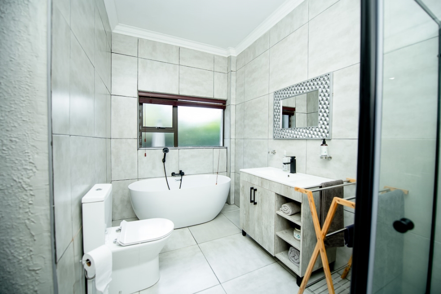 5 Bedroom Property for Sale in Ruimsig Gauteng