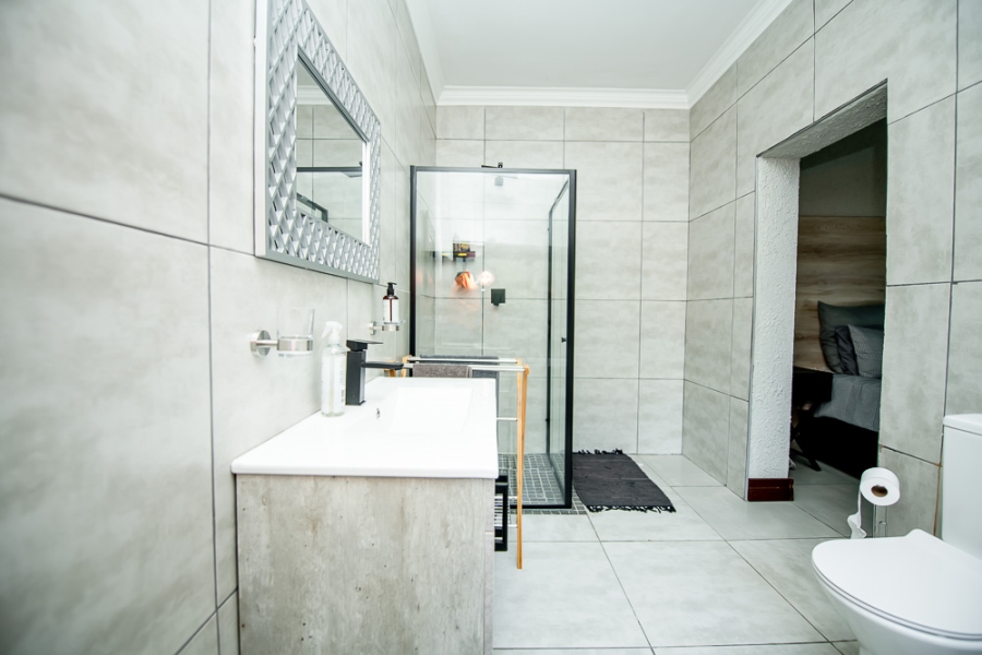 5 Bedroom Property for Sale in Ruimsig Gauteng