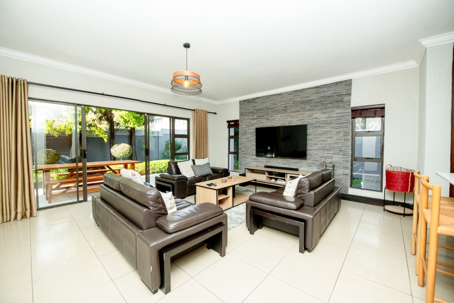 5 Bedroom Property for Sale in Ruimsig Gauteng