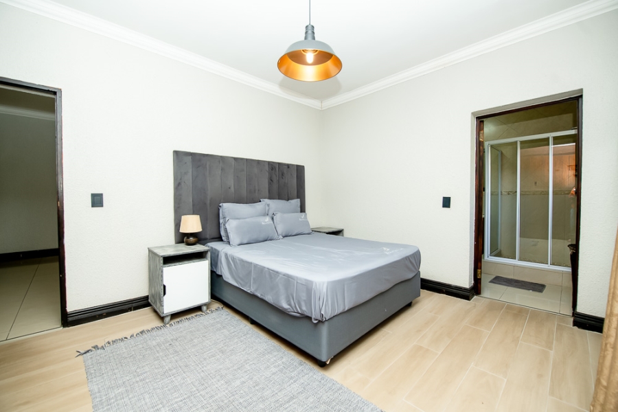 5 Bedroom Property for Sale in Ruimsig Gauteng