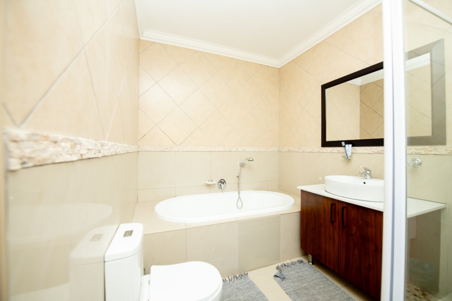 5 Bedroom Property for Sale in Ruimsig Gauteng