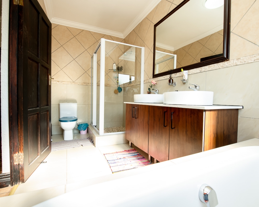 5 Bedroom Property for Sale in Ruimsig Gauteng
