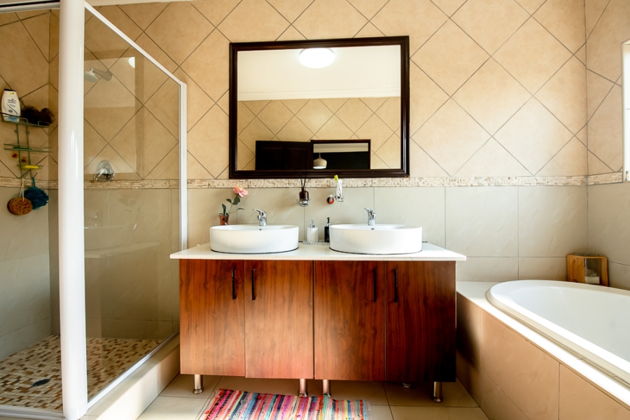5 Bedroom Property for Sale in Ruimsig Gauteng