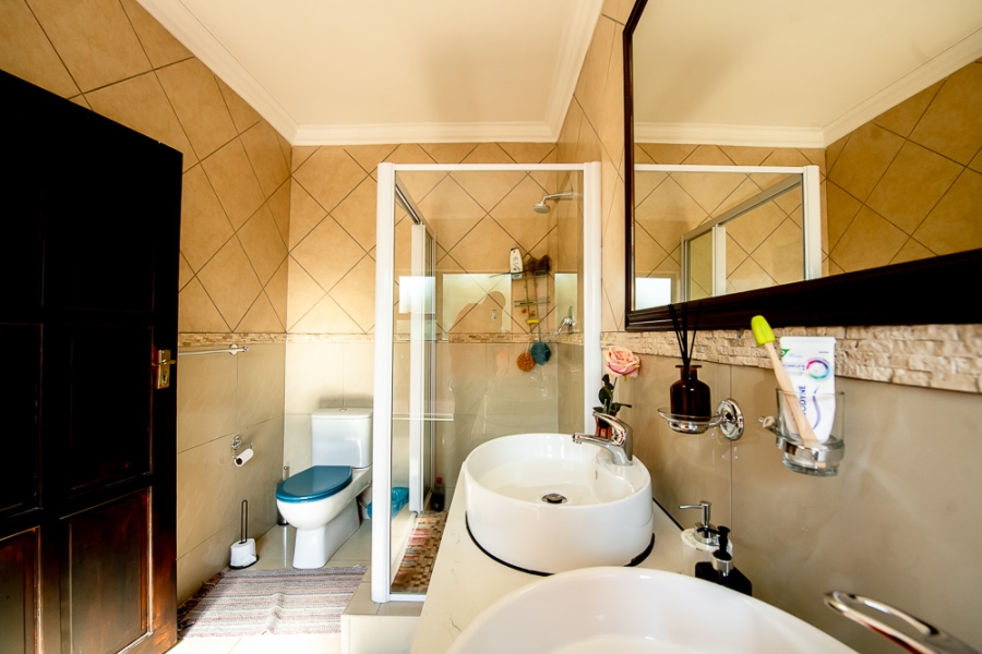 5 Bedroom Property for Sale in Ruimsig Gauteng
