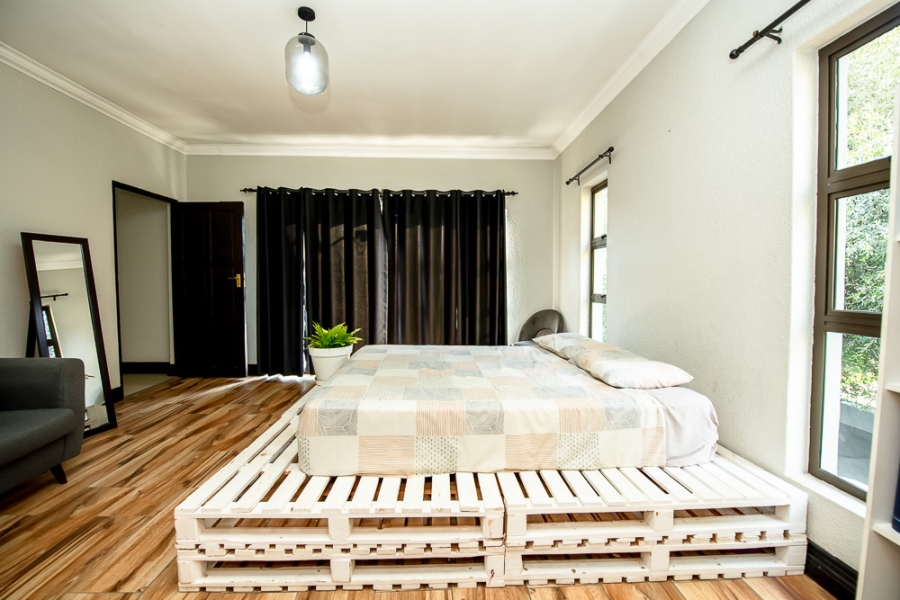 5 Bedroom Property for Sale in Ruimsig Gauteng