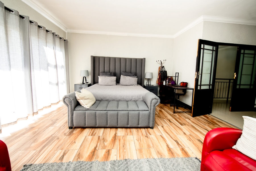 5 Bedroom Property for Sale in Ruimsig Gauteng