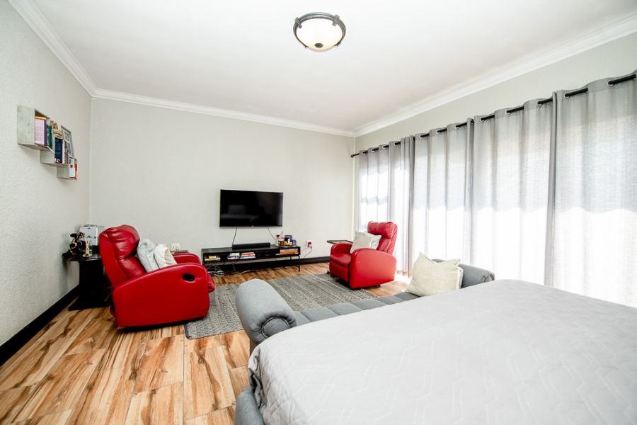 5 Bedroom Property for Sale in Ruimsig Gauteng