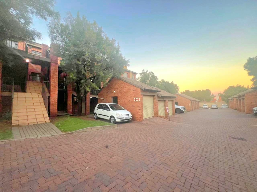 2 Bedroom Property for Sale in Eco Park Gauteng