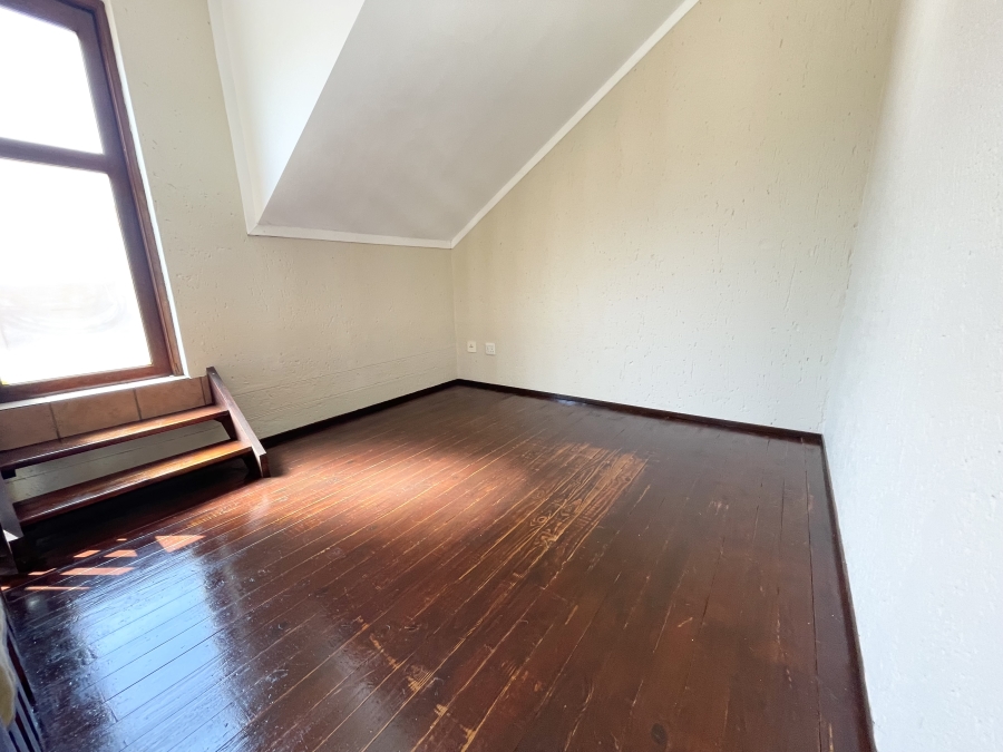 2 Bedroom Property for Sale in Sunninghill Gauteng
