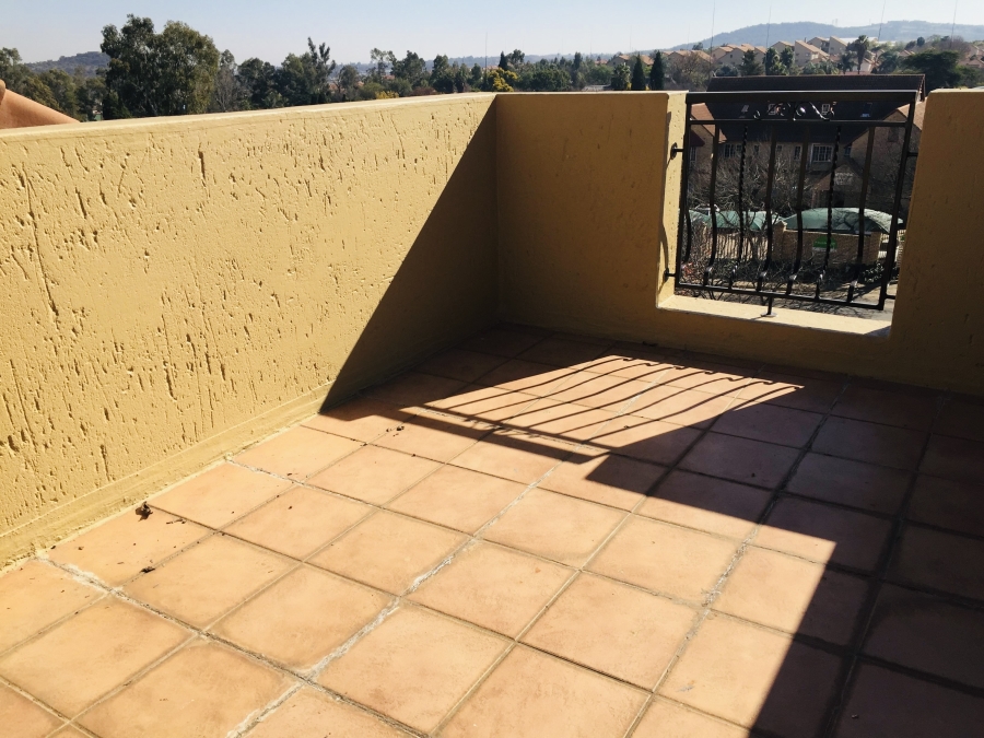 2 Bedroom Property for Sale in Sunninghill Gauteng