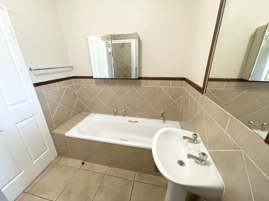 2 Bedroom Property for Sale in Sunninghill Gauteng