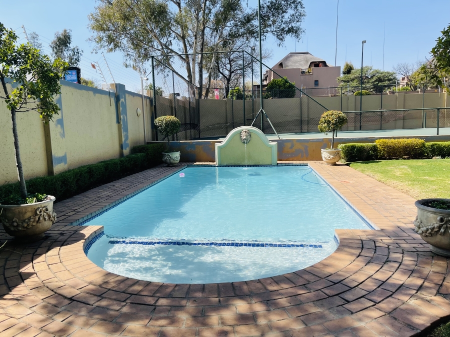 2 Bedroom Property for Sale in Sunninghill Gauteng