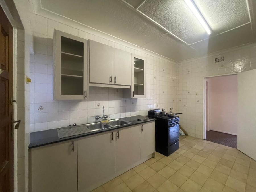 To Let 2 Bedroom Property for Rent in Illovo Gauteng