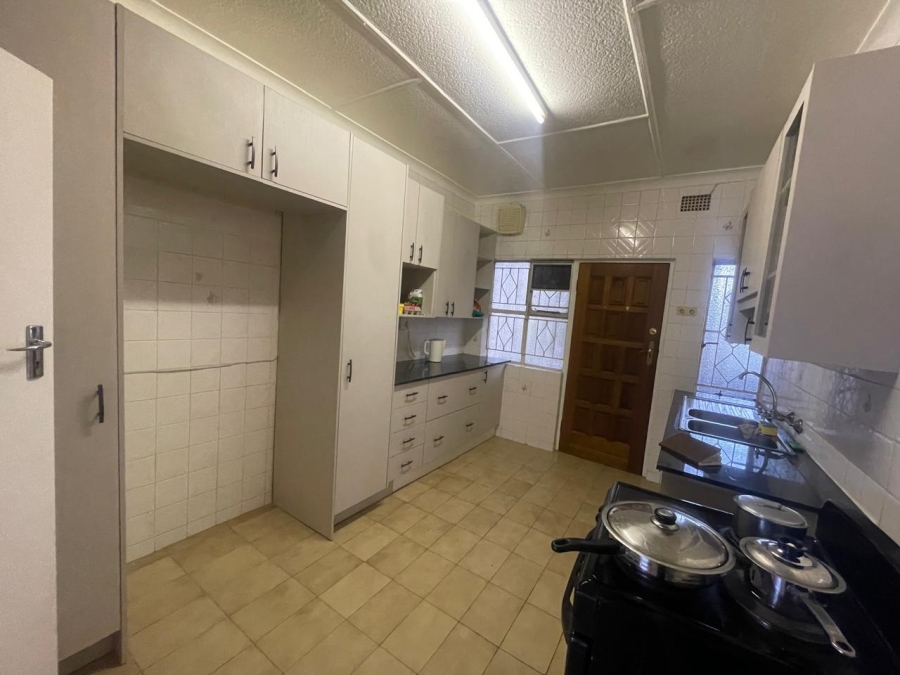To Let 2 Bedroom Property for Rent in Illovo Gauteng