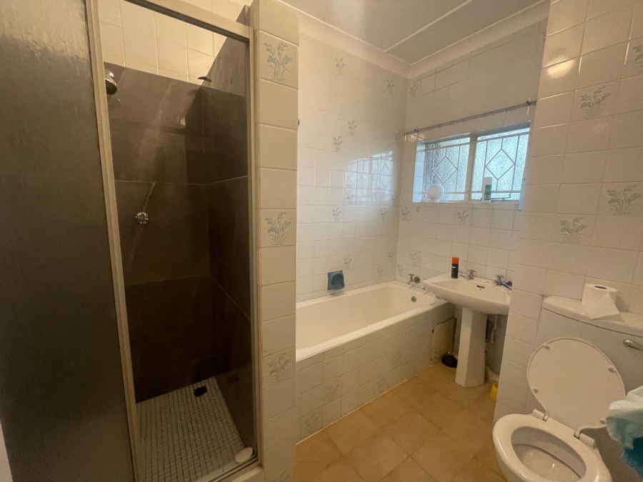 To Let 2 Bedroom Property for Rent in Illovo Gauteng