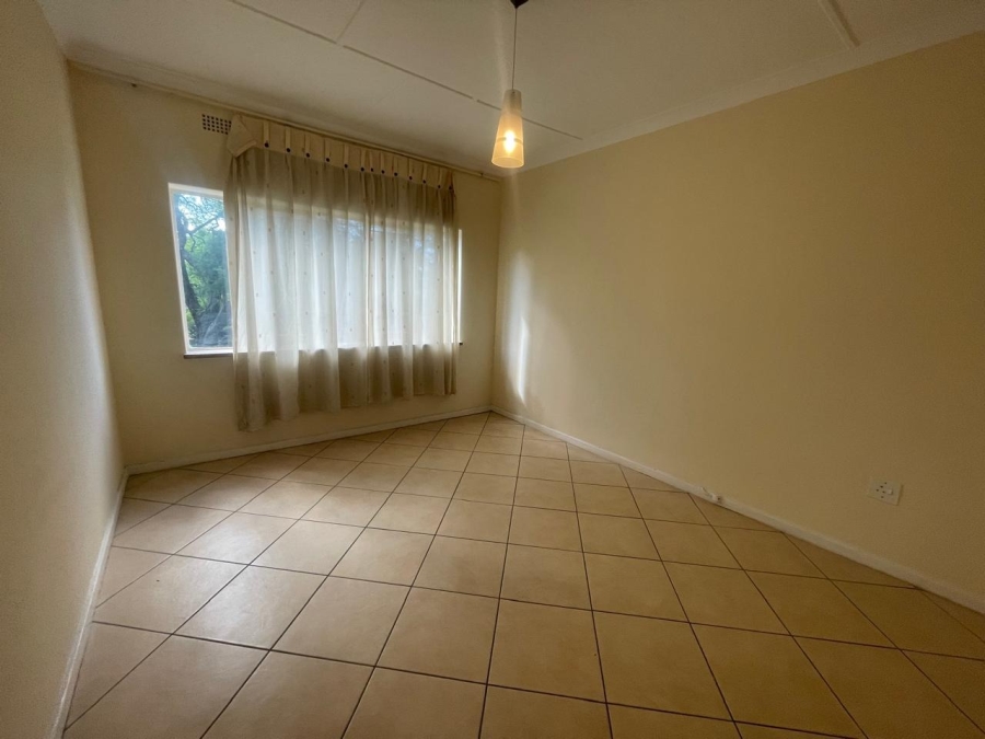 To Let 2 Bedroom Property for Rent in Illovo Gauteng