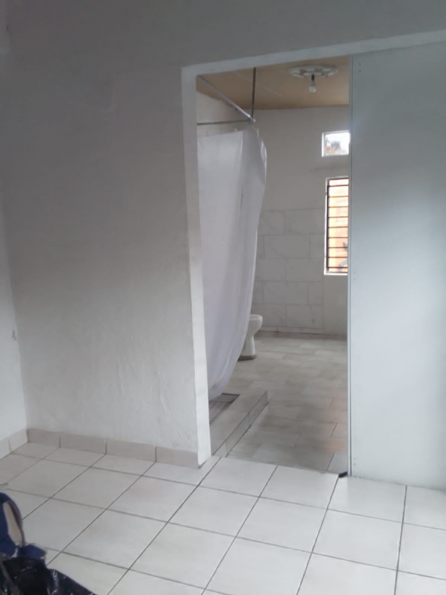 2 Bedroom Property for Sale in Jabavu Gauteng