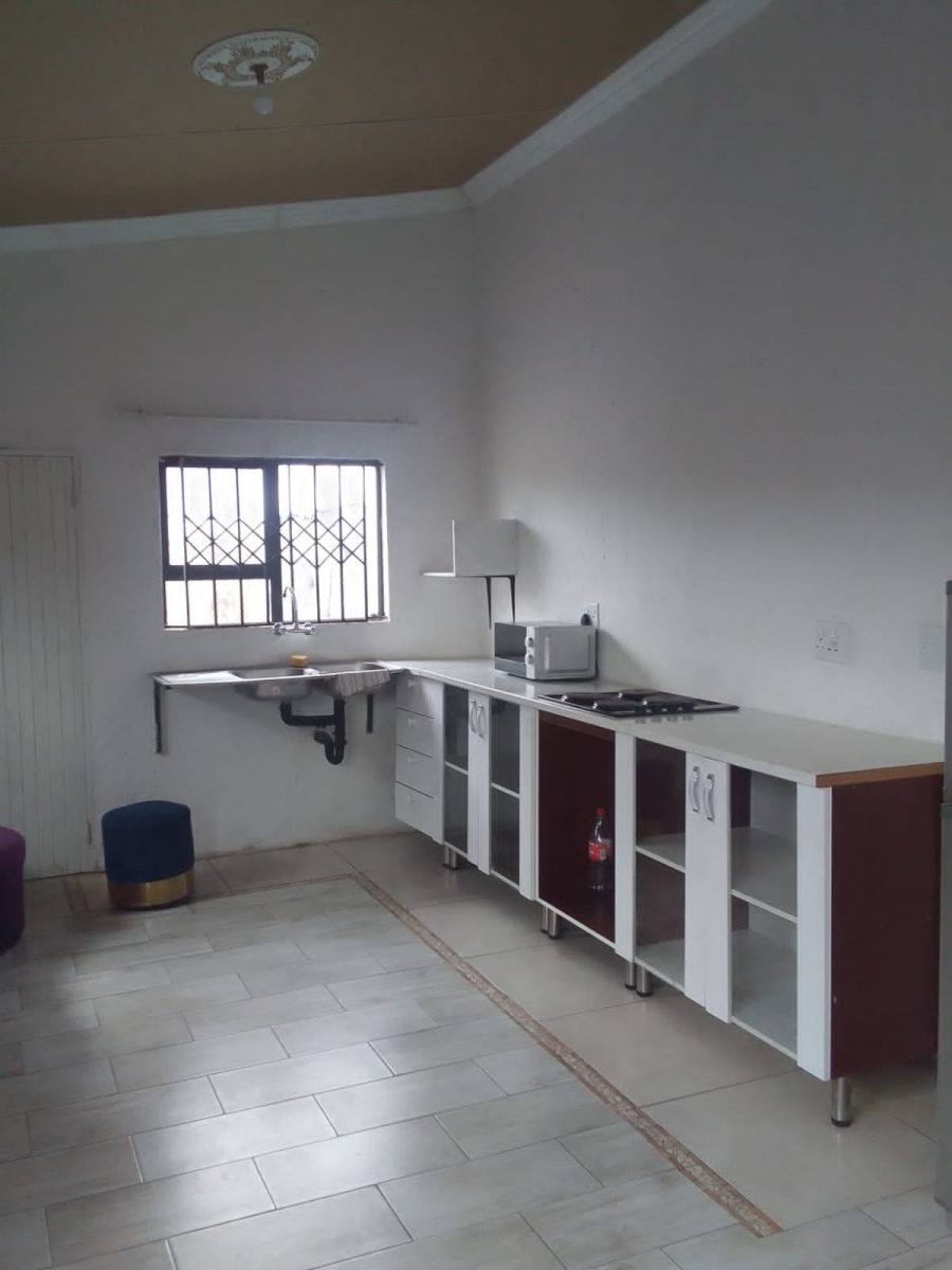 2 Bedroom Property for Sale in Jabavu Gauteng