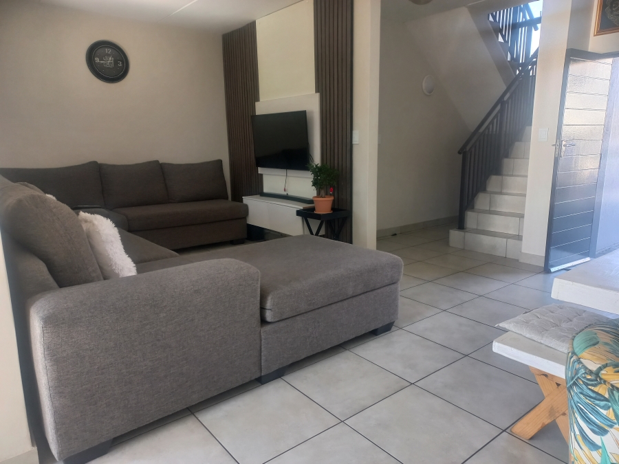 3 Bedroom Property for Sale in Raslouw Gauteng
