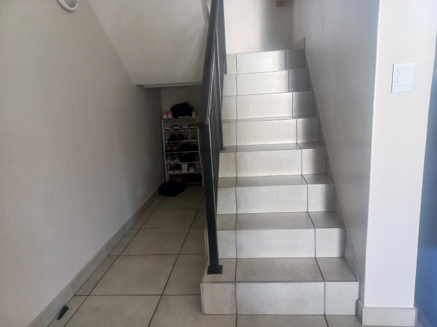 3 Bedroom Property for Sale in Raslouw Gauteng