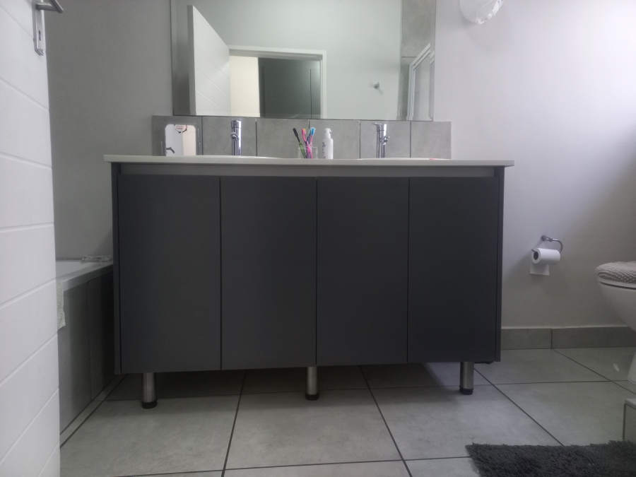 3 Bedroom Property for Sale in Raslouw Gauteng