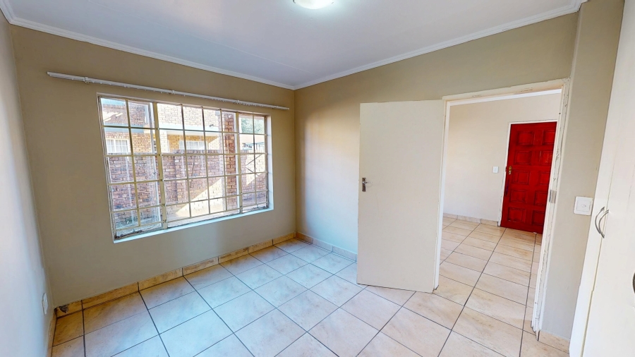 1 Bedroom Property for Sale in Andeon AH Gauteng