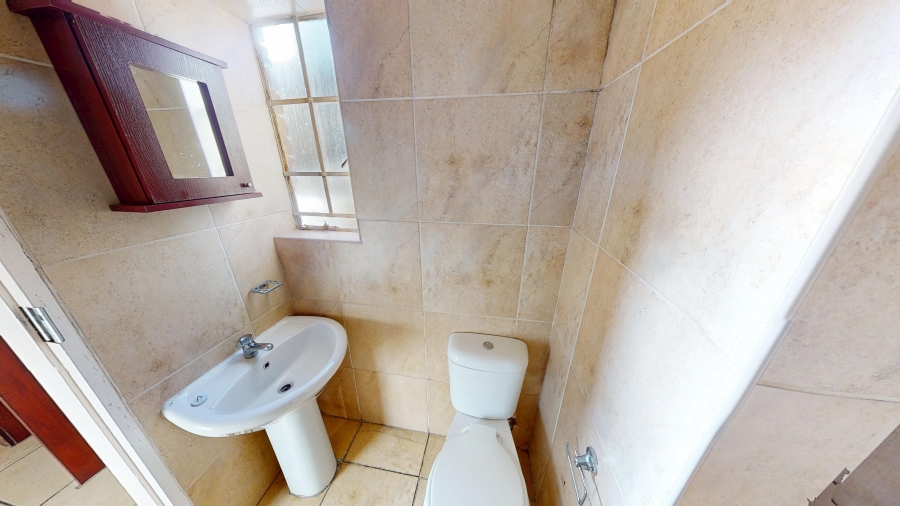 1 Bedroom Property for Sale in Andeon AH Gauteng