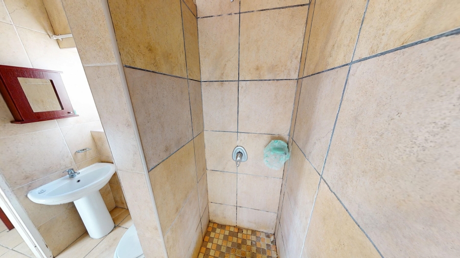 1 Bedroom Property for Sale in Andeon AH Gauteng