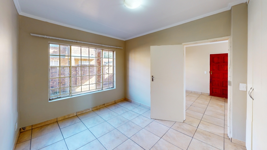 1 Bedroom Property for Sale in Andeon AH Gauteng
