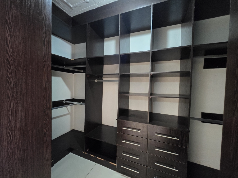4 Bedroom Property for Sale in Erasmia Gauteng