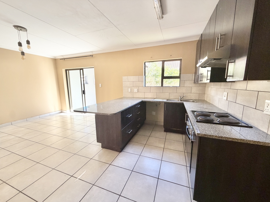 3 Bedroom Property for Sale in Noordwyk Gauteng