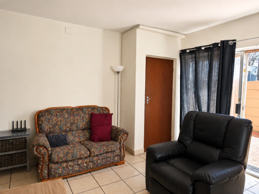 To Let 2 Bedroom Property for Rent in Helderkruin Gauteng