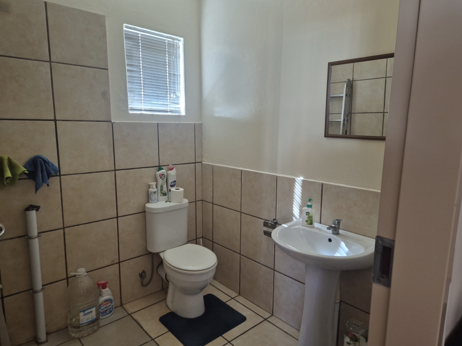 To Let 2 Bedroom Property for Rent in Helderkruin Gauteng