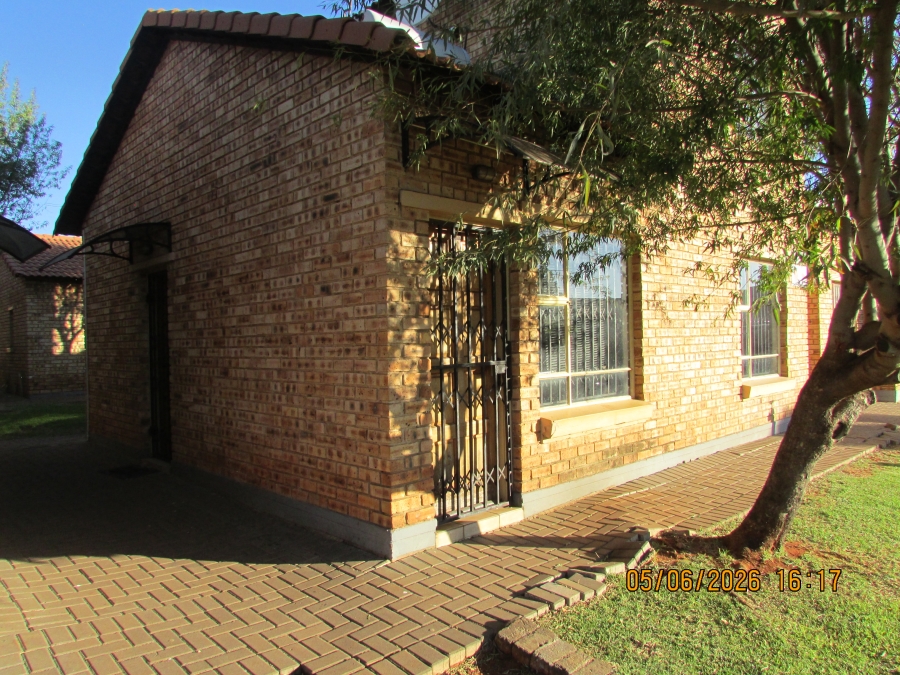 3 Bedroom Property for Sale in Dawn Park Gauteng