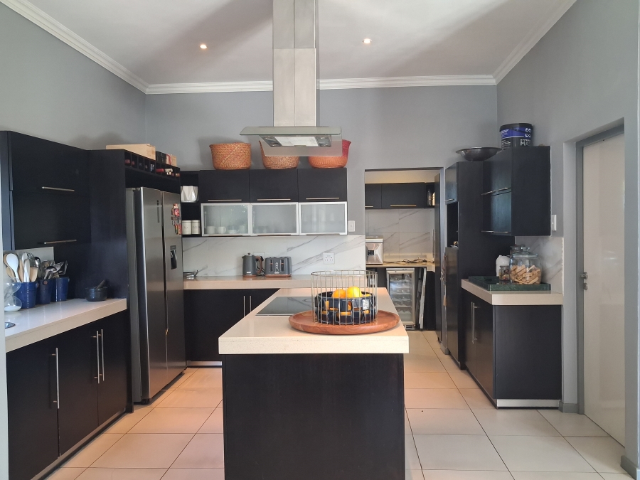 4 Bedroom Property for Sale in Greenstone Hill Gauteng