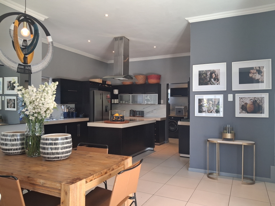 4 Bedroom Property for Sale in Greenstone Hill Gauteng