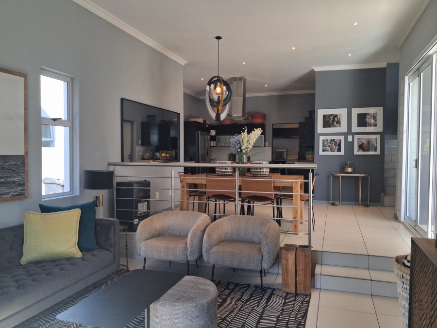 4 Bedroom Property for Sale in Greenstone Hill Gauteng