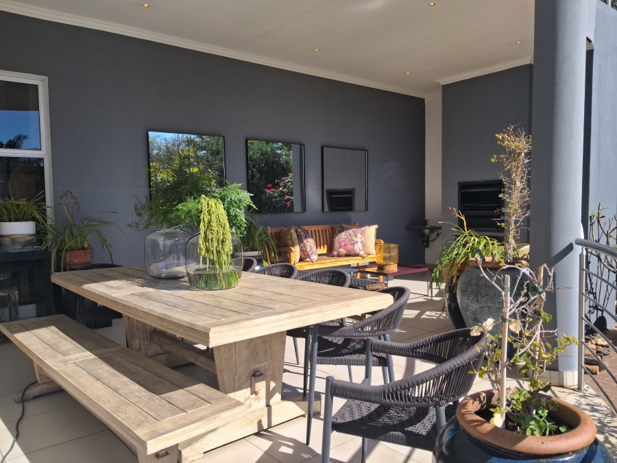 4 Bedroom Property for Sale in Greenstone Hill Gauteng
