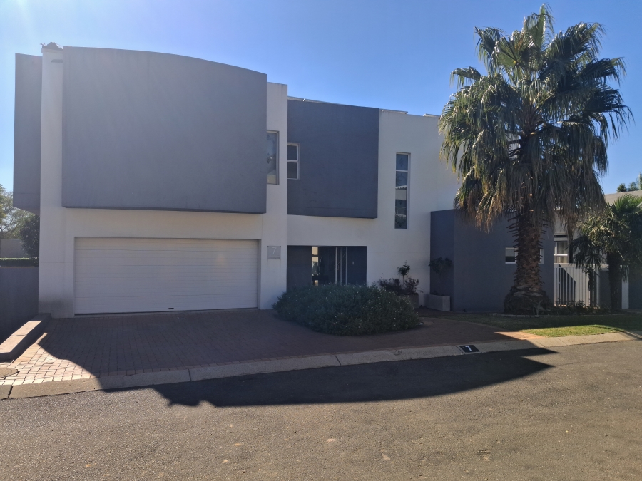 4 Bedroom Property for Sale in Greenstone Hill Gauteng