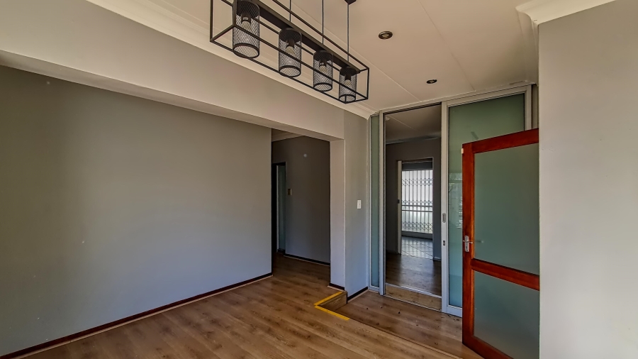 To Let Commercial Property for Rent in Wierda Park Gauteng