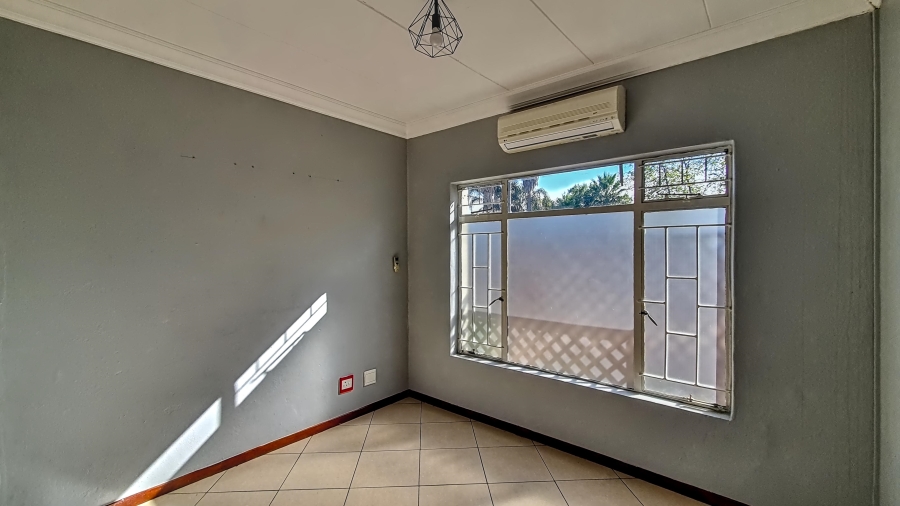 To Let Commercial Property for Rent in Wierda Park Gauteng