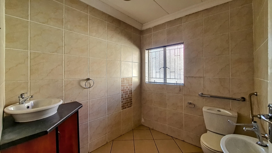 To Let Commercial Property for Rent in Wierda Park Gauteng