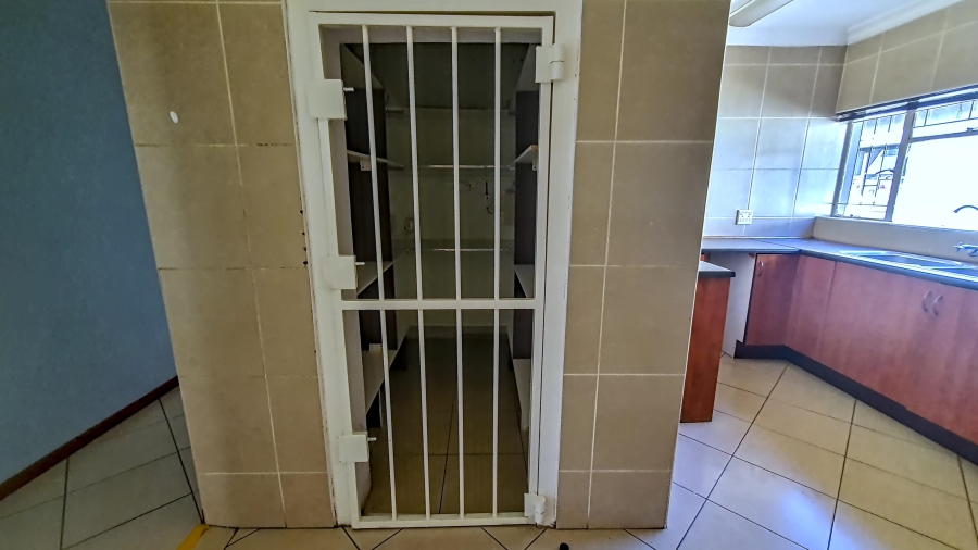 To Let Commercial Property for Rent in Wierda Park Gauteng