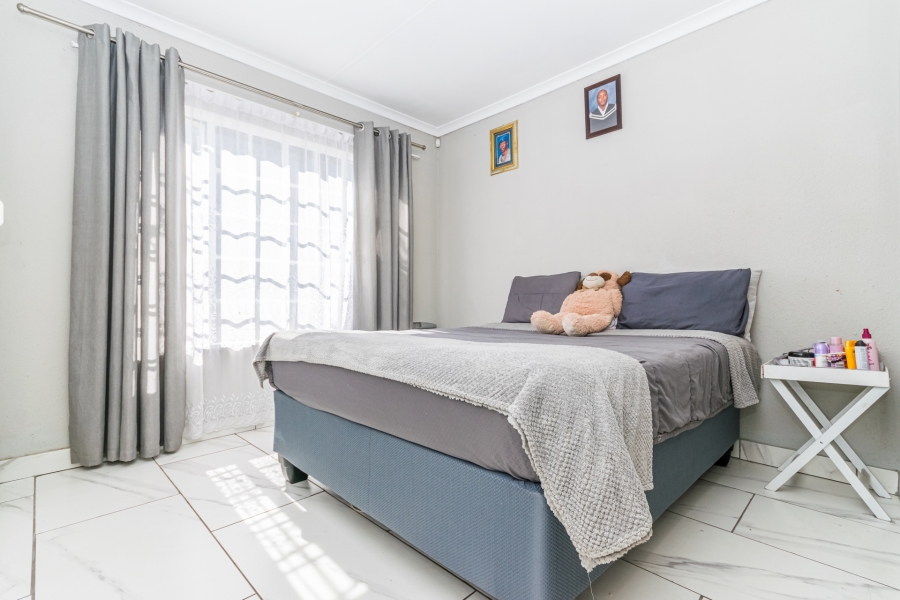 2 Bedroom Property for Sale in Heuwelsig Estate Gauteng