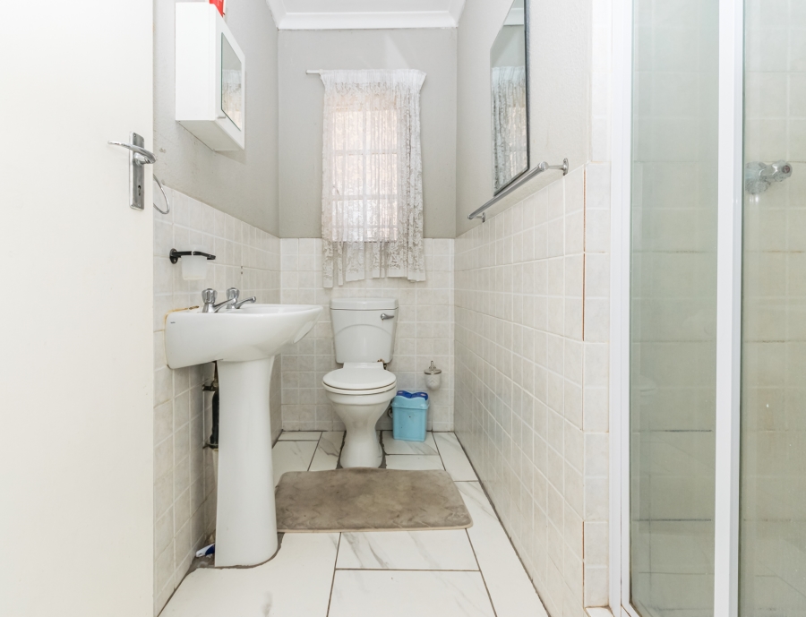2 Bedroom Property for Sale in Heuwelsig Estate Gauteng