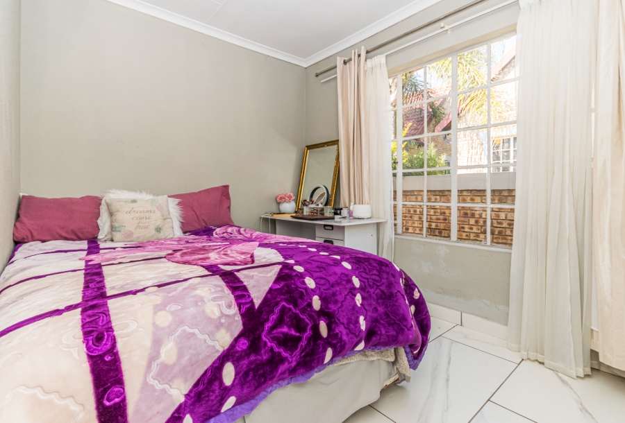 2 Bedroom Property for Sale in Heuwelsig Estate Gauteng