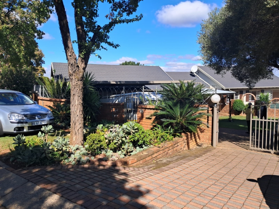 3 Bedroom Property for Sale in Rietvallei AH Gauteng